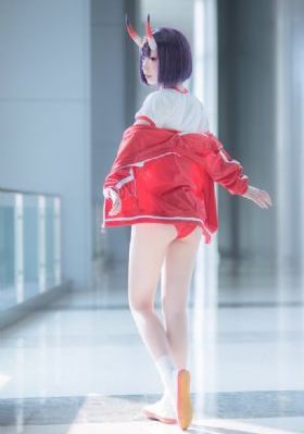 厨房玩弄人妻系列在线影院_4K高清免费观看