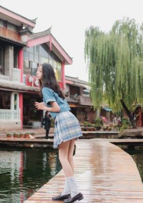欧美汇购物中心多少层_DVD影视在线观看